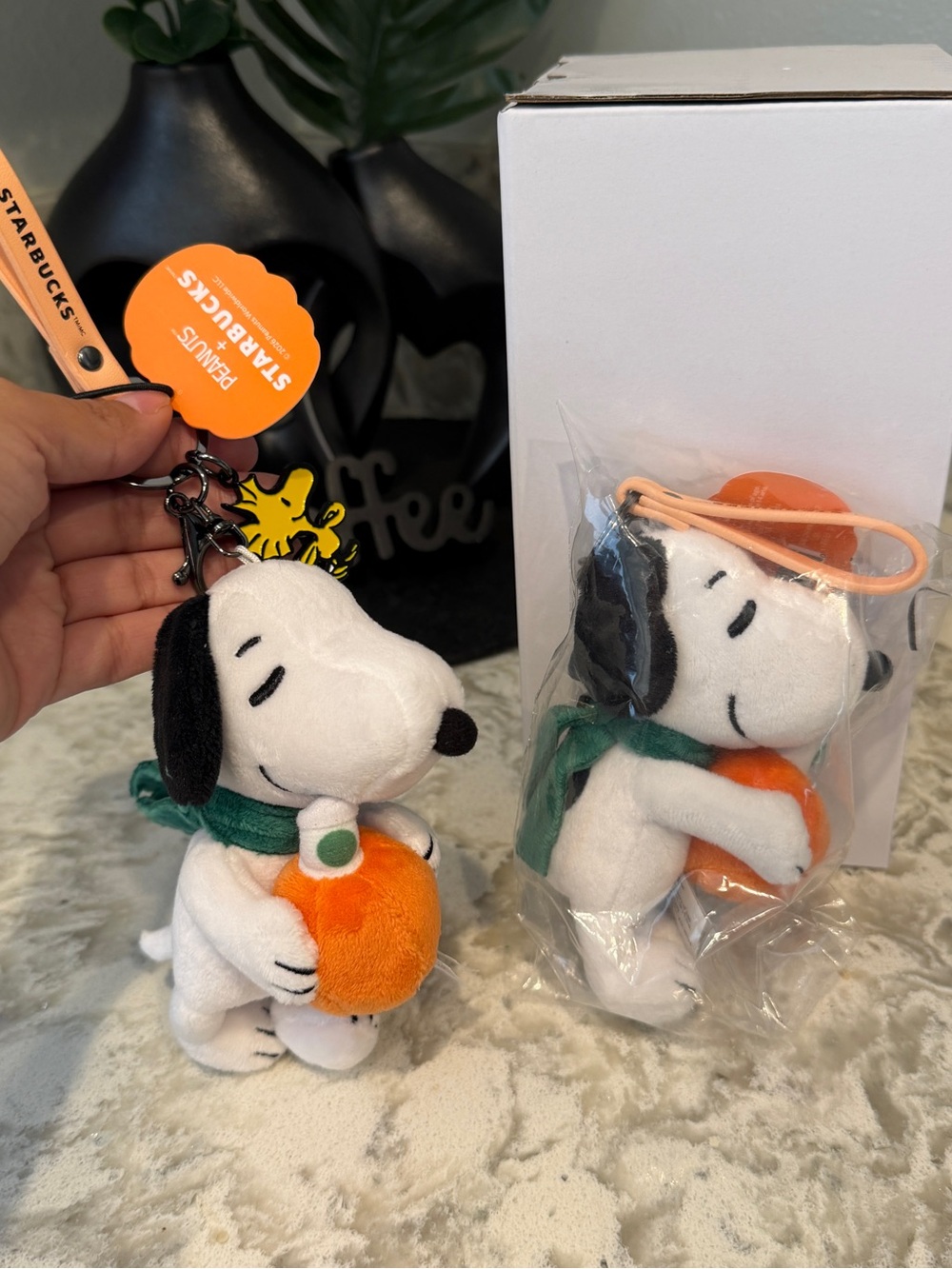 Peanuts + Starbucks Snoopy keychain